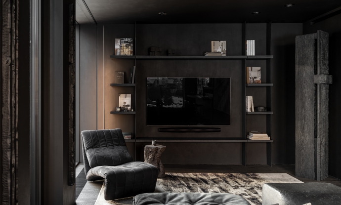 Ultra black interior for apartment